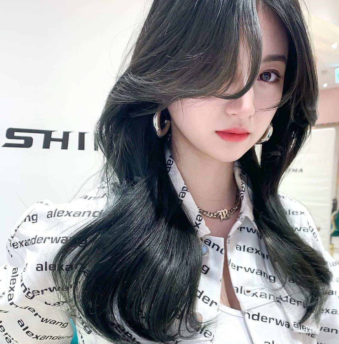 原涼香のインスタグラム：「色気はhairでつくる。🦋 ㅤㅤㅤㅤㅤㅤㅤㅤㅤㅤㅤㅤㅤ」