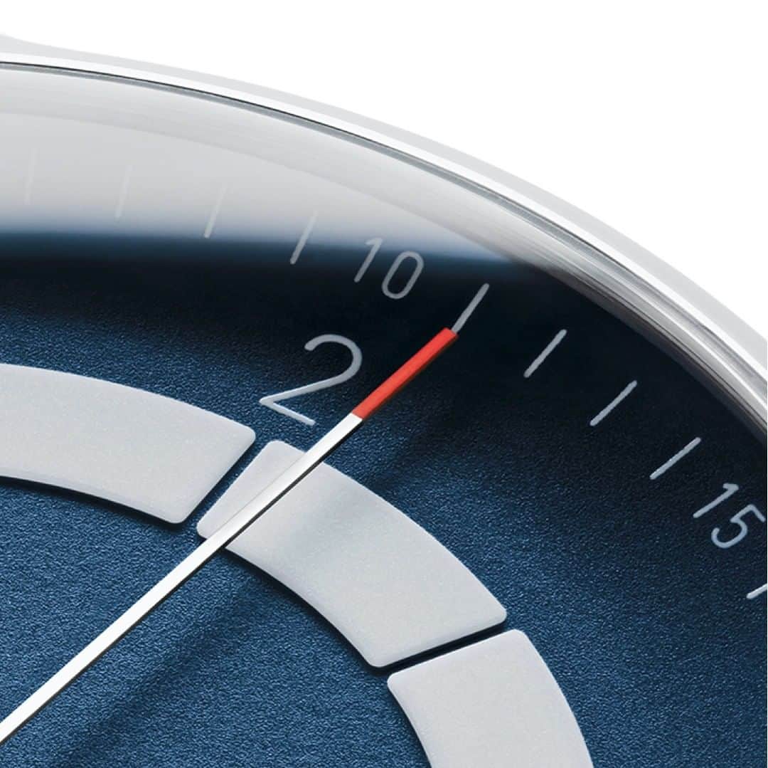 のインスタグラム：「This dashing midnight blue dial with the elongated three-day date window can only belong to one model. Can you name it?  #nomos #nomosglashuette #MacroMonday」