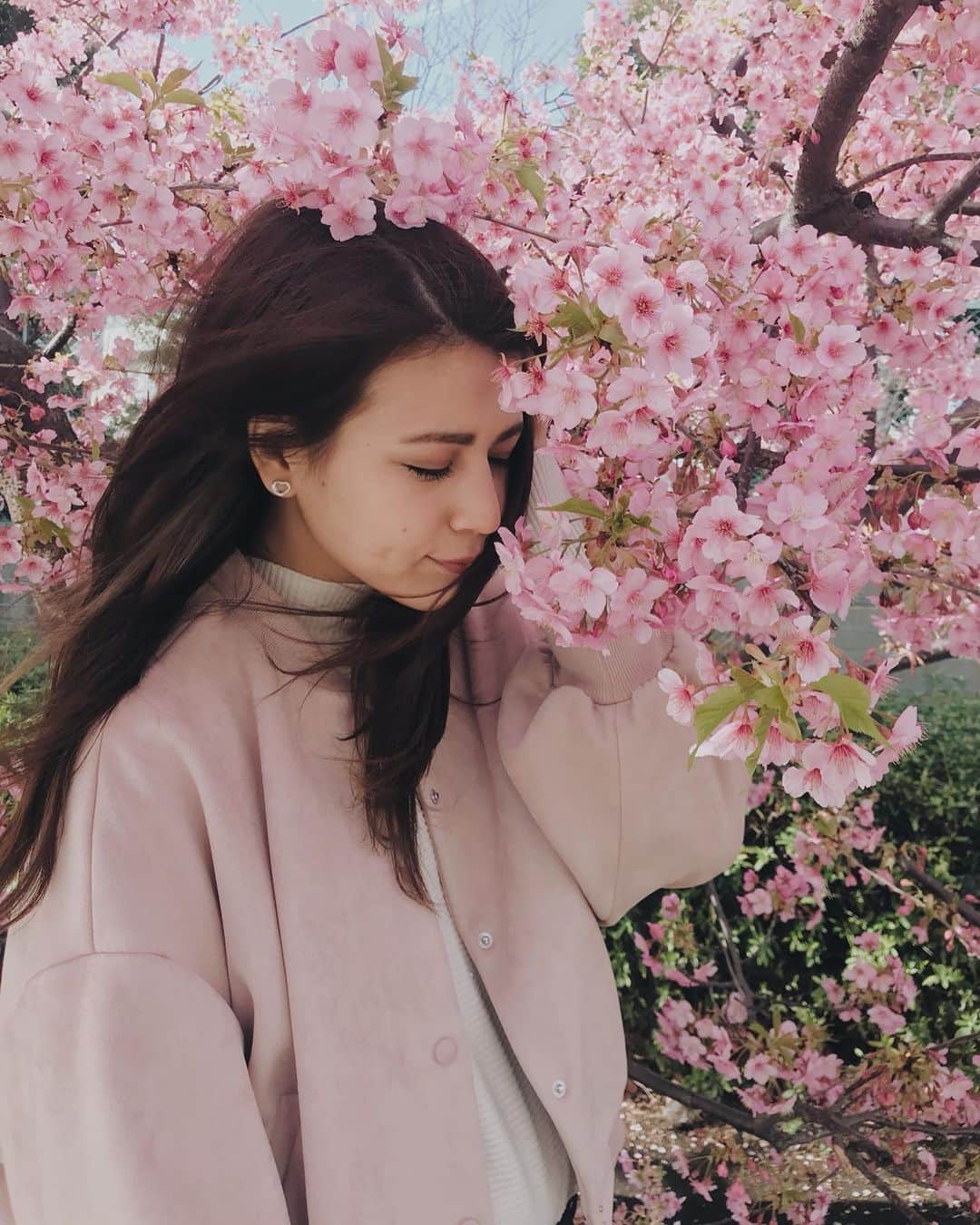 九里聖莉奈のインスタグラム：「.﻿ ﻿ smells like "Spring is almost coming !"﻿ ﻿ #kuriseri﻿ ﻿ ﻿」
