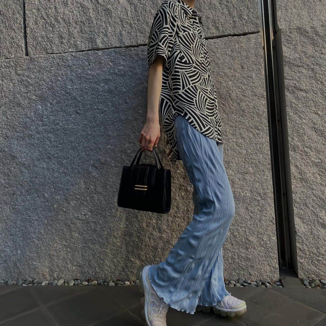 所谷舞さんのインスタグラム写真 - (所谷舞Instagram)「新作のpants履いた🐬 今日あったかかったぁ🥺 私はスニーカーだったから一つ折って 履いてるけども少し長くも履けるよ🌼 身長162です🐶」2月22日 15時41分 - _mai_i_