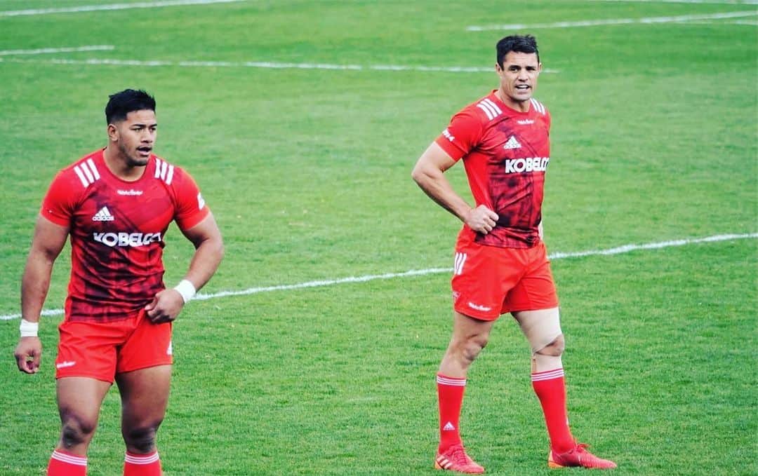 アタアタ・モエアキオラのインスタグラム：「Congrats on an Amazing career Ever since I grow up I always watched you on Television and hope that I one day Ill get a picture with you. Fast forward few years later here I am playing right next to you. Was an honour to share the field with you🙏You have always inspired me in so many ways on&off the field. Will always be my Legend and my Idol that I look up to even when I get a chance on my career to be in your team By far the Greatest blessings and it’s ticked off from my bucket list✅ Enjoy the next chapter  @dancarter_ 🐐」