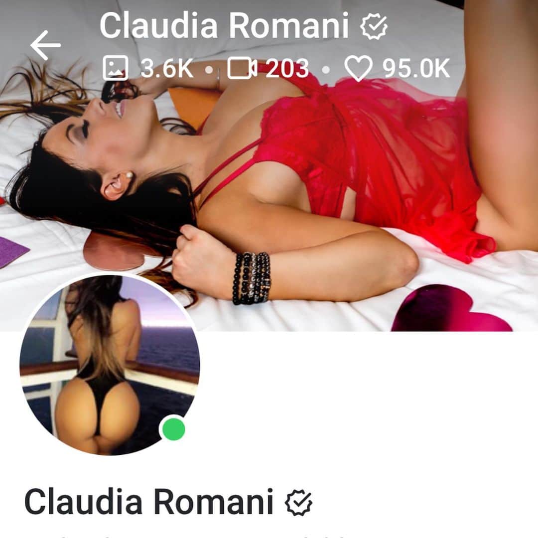 クラウディア・ロマーニのインスタグラム：「Link in bio for more.. 40% off!!! ♥️👌🏽💋」