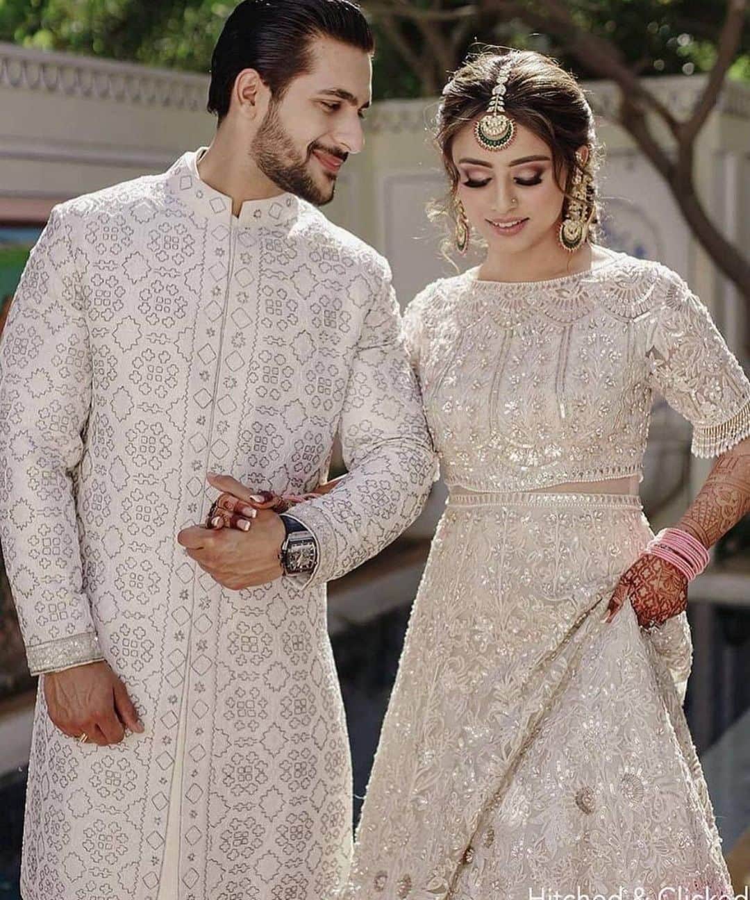 Indianstreetfashionのインスタグラム：「How cute does this couple look 💯/ 💯  #indianstreetfashion @indianstreetfashion #indianwedding #weddings #weddingsupplier #wedding #weddingsofinstagram #instawedding  #bridesofindia #bridesofinstagram #indianbridaloutfit #bridaloutfit #weddinglook  #bridestyle #weddingtrend #jewellery #weddinginspo #weddingplanner #weddingblogger #destinationwedding #weddingchoreography #couture #weddingjewellery #weddingshopping #weddingseason #indiandesigner  👰🏻 🤵🏻‍♂️: @drvannidutta & @bhavayachawla  📸: @hitchedandclicked」