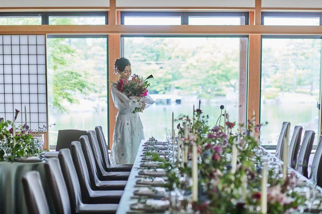 ガーデンレストラン徳川園のインスタグラム：「🌱 『名古屋で和婚と言えば徳川園』 尾張徳川家300年以上の歴史と伝統 四季折々の花木が咲き誇る日本庭園が おふたりの大切な1日をおもてなし致します ・ 他のお写真は下記アカウントより  @tokugawaen_wedding_location ▶︎徳川園ロケーションaccount  @tokugawaen_wedding_wastyle ▶︎和装スタイルaccount  @tokugawaen_wedding_report ▶︎ウエディングレポートaccount  ****************** ウエディングのお問い合わせは プロフィール欄のURL公式HPからどうぞ🎵 Heritage Bridal Collection ガーデンレストラン徳川園 http://www.heritage.jp/tokugawaen/ ☎︎0120-677-875」