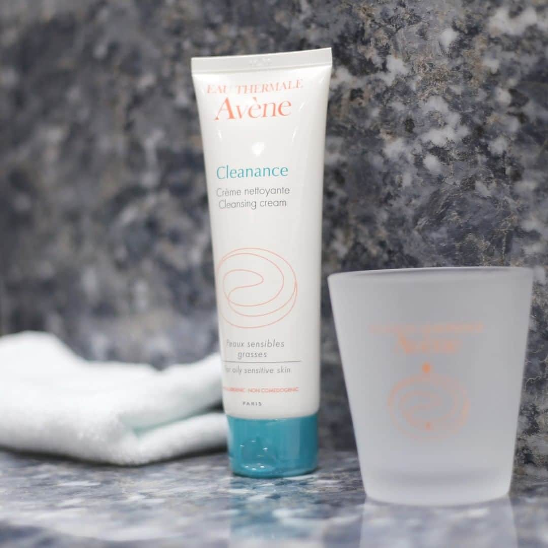 Eau Thermale Avène Japan アベンヌさんのインスタグラム写真 - (Eau Thermale Avène Japan アベンヌInstagram)「「アベンヌ クリナンス クレンジングフォーム」は、洗うことで皮脂バランスを整えながらニキビを防ぎ、毛穴の汚れをきれいに落とす、すっきり洗顔フォーム！ さっぱりなのにつっぱらない、つるつる肌へ導きます💫 #アベンヌ #敏感肌 #スキンケア #クレンジング　 #洗顔 #アベンヌ温泉水　 (温泉水)(整肌成分) #敏感肌　 #乾燥　 #テカる　 #毛穴 #クリナンス #クリナンスクレンジングフォーム」2月22日 17時00分 - eauthermaleavenejapan