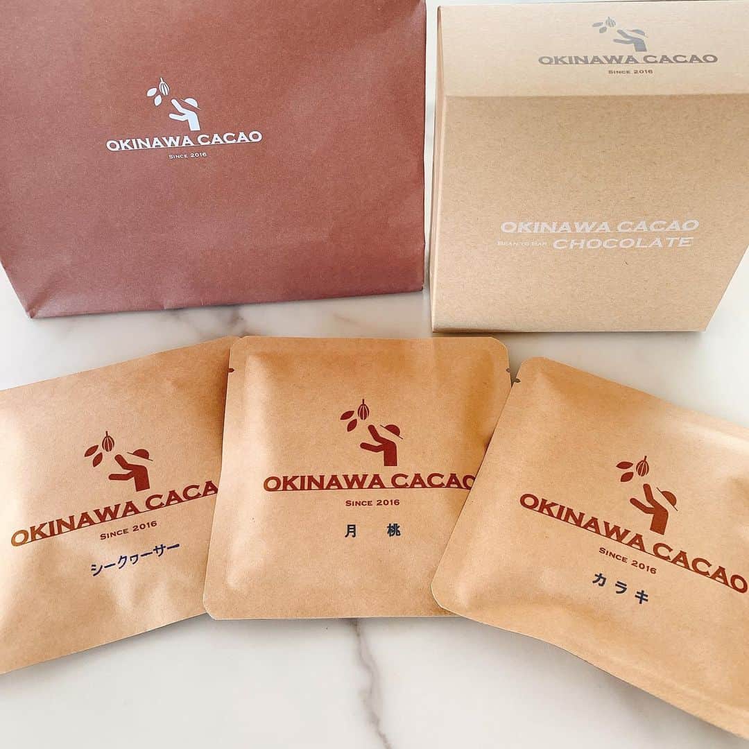 黒木美早のインスタグラム：「バレンタインチョコいただきました💕  少しだけ男性の気持ちになれた気分🤣  甘いもの大好きなのでうれしいですね💕 OKINAWA CACAOおいしいです😋  #okinawacacao#okinawa#gift#chocolate#stvalentinesday」