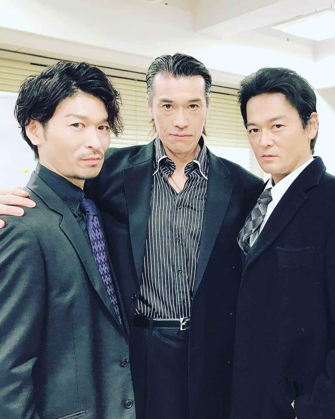 榎木智一さんのインスタグラム写真 - (榎木智一Instagram)「. 情報解禁‼️. . 的場浩司さん主演. . 「織田同志会 織田征仁 第五章」に堂本の舎弟・滝口役で出演させて頂きました🎥. . 2021年2月25日よりリリース🎥. . よろしくお願いします🙇. . #情報解禁 #的場浩司 さん #主演 #映画 #vシネマ #予告 #織田同志会 #織田征仁 #松田優 さん #舎弟 #榎木智一 #俳優 #movie #Information #cm #photo #japanese #actor #followme #演員 #배우」2月22日 17時27分 - enoki.tomokazu