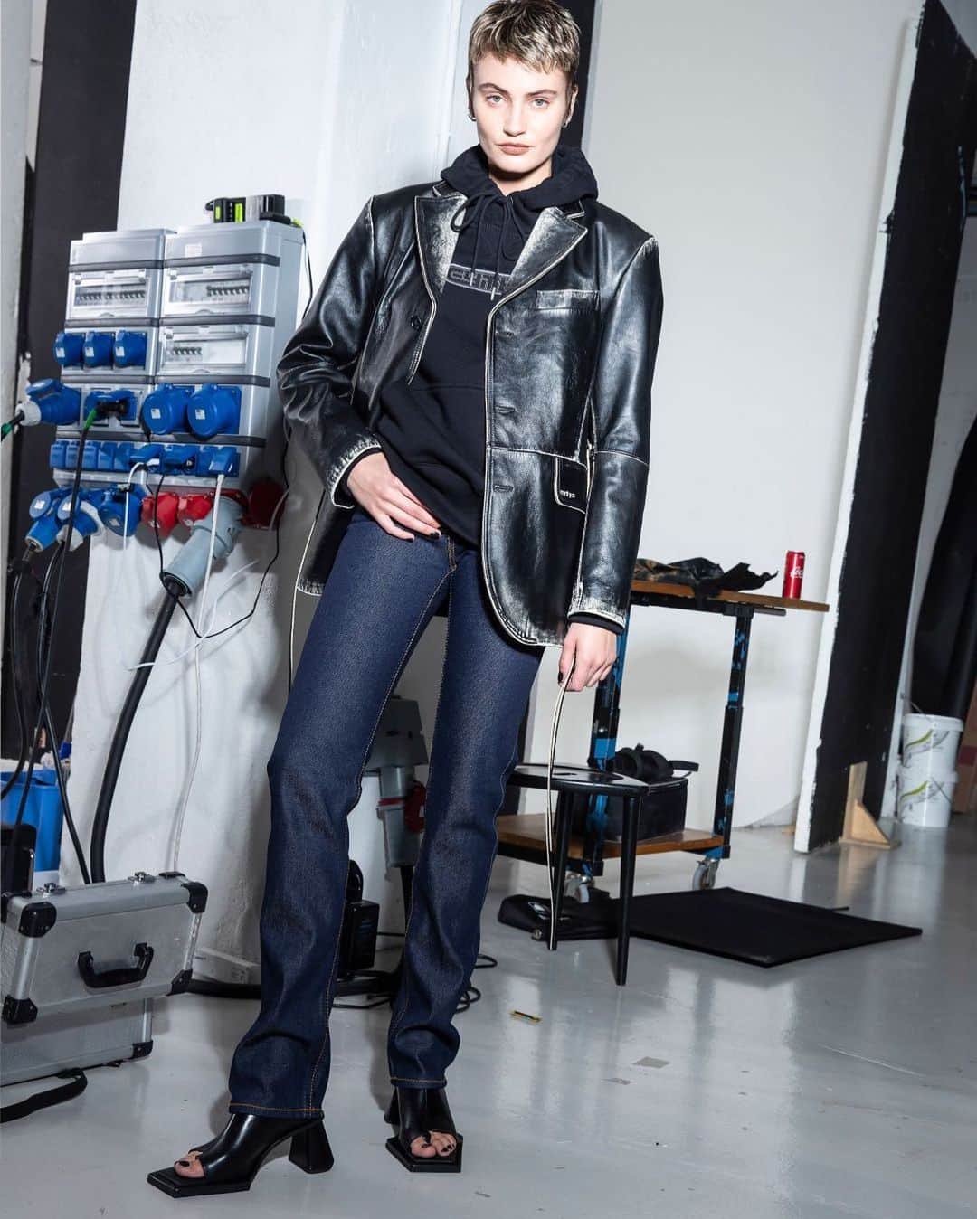 エイティーズのインスタグラム：「Get the look」