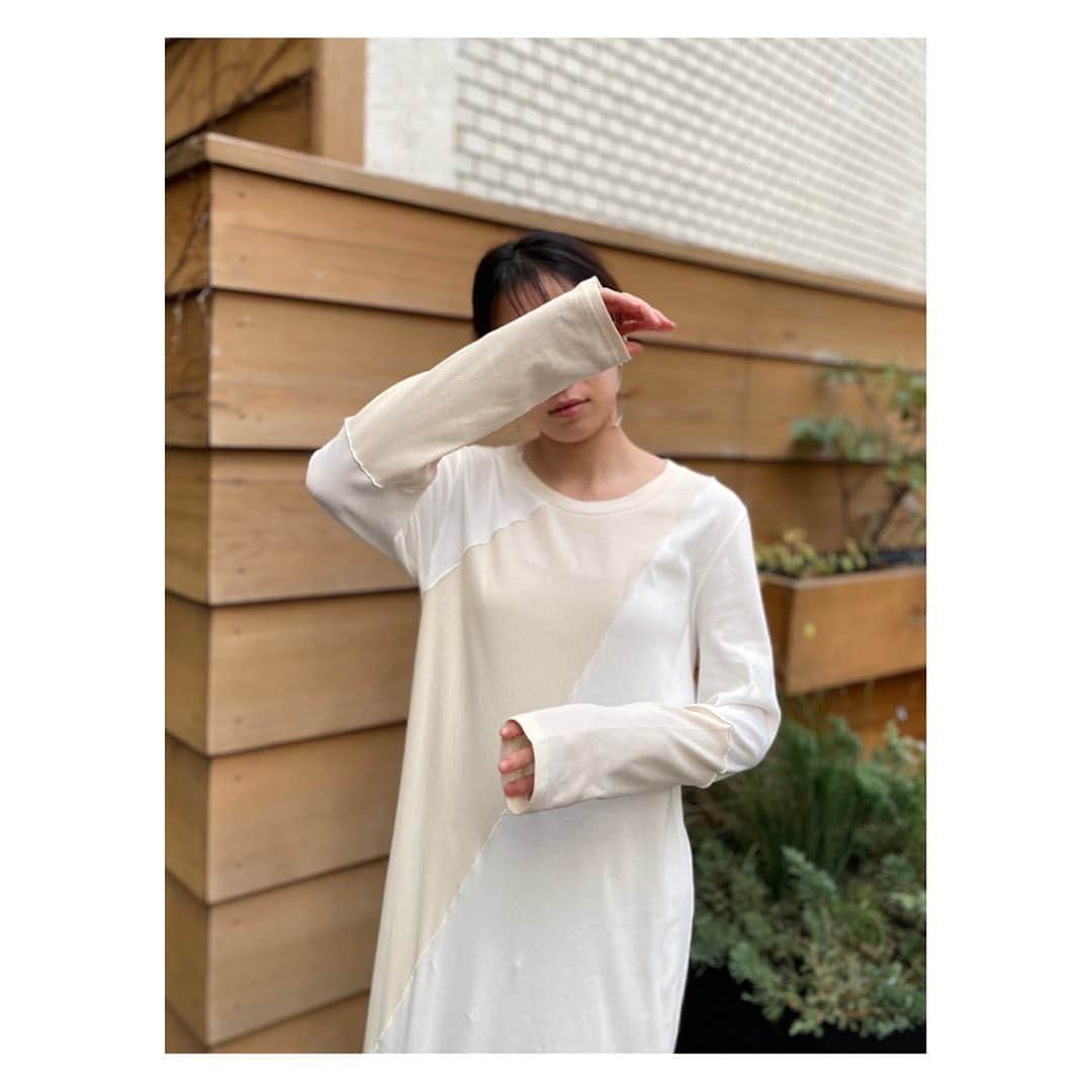 ETRÉ TOKYO ストアさんのインスタグラム写真 - (ETRÉ TOKYO ストアInstagram)「@etretokyo﻿ ﻿ Staff：本社 Hana 158cm【 @kota_hana_87 】﻿ ﻿ 《 2/25 NEW ARRIVAL 》﻿ ﻿  メローデザインワンピース ￥15,400 着用 : WHITE  _______________________________________﻿ ルミネ新宿店ではルミネカード会員様限定で﻿ 店舗通販も可能となっております。﻿ 緊急事態宣言期間中のみ新作日から店舗通販を承ります。﻿ 全商品5%オフ、送料無料（対象地域限定）﻿ にてご利用頂けます。﻿ 詳細はルミネ新宿店（03-5989-0979）まで﻿ お問い合わせください。﻿ ﻿ #etretokyo #etre #fashion #etretokyoshinjuku #mydaysmyetre #etre#2021ETRE_SS#SS﻿ エトレ #エトレトウキョウ #ルミネ新宿2 #ルミネ#ルミネ新宿店 #春ワンピース#カットワンピース」2月22日 18時00分 - etretokyo_store