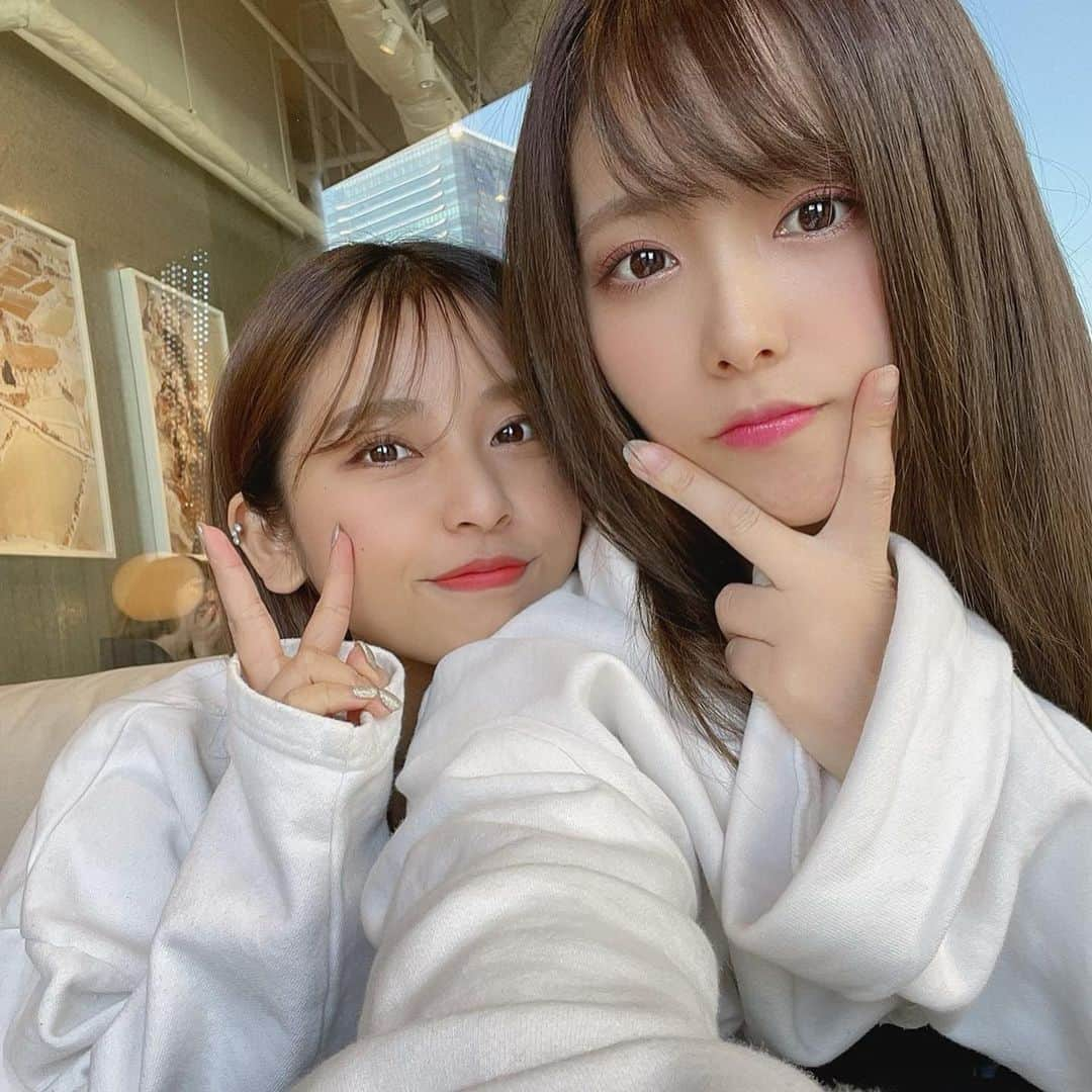 山尾梨奈さんのインスタグラム写真 - (山尾梨奈Instagram)「〻 🤏🕦💜💖@ayaka_morita0529」2月22日 18時32分 - yamarina_1210