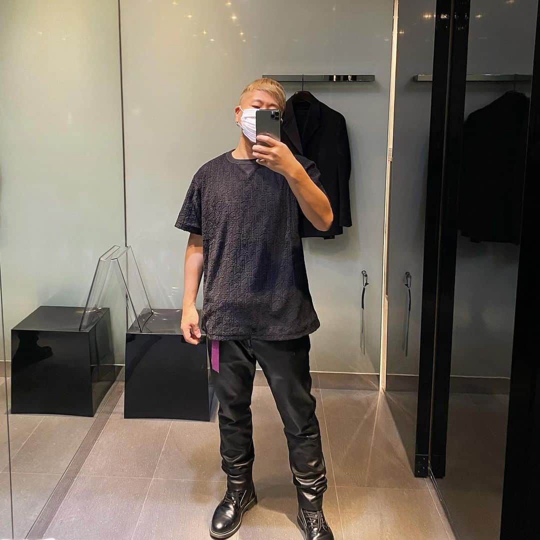 のインスタグラム：「ふぃってぃんぐood👿  #春服 #美味しい #春巻き #食べたい #jacquard #dioroblique」