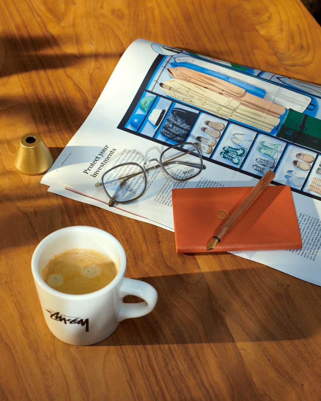 MR PORTERのインスタグラム：「Time for a coffee break? Every once in a while, we like to slow down and enjoy the analogue things in life, too. What beats taking five minutes out, with an actual newspaper?   To that end, we present the latest issue of The MR PORTER Post —lovingly curated and edited by our in-house team. Inside you’ll find exclusive interviews, trend updates and grooming tips as well as lifestyle, travel and culture news from our seasoned writers and expert contributors.   Existing customers can get the MR PORTER post sent directly to their doors. Tap the link in the bio to learn more. #MRPORTERPost」