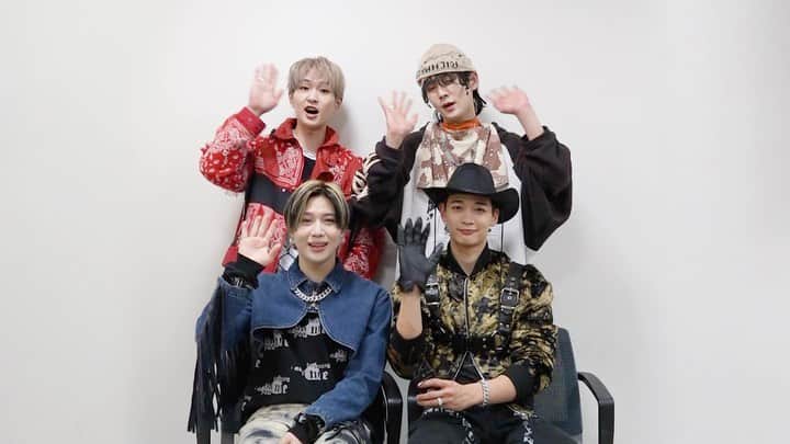 SHINeeのインスタグラム：「. SHINee 待望の7thフルアルバム『Don’t Call Me』遂にリリース！ タイトル曲「Don’t Call Me」MVも公開！ #SHINee  #Dont_Call_Me  🎧lnk.to/D7CMSH 🎬youtu.be/p6OoY6xneI0」
