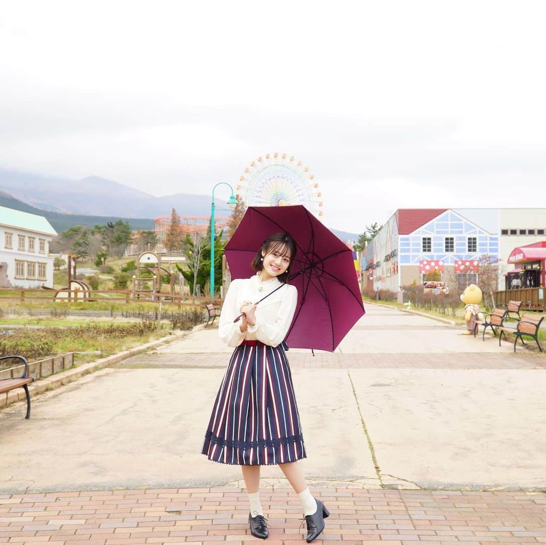 伊藤美来さんのインスタグラム写真 - (伊藤美来Instagram)「フォトブック『みっくのえほん』が本日発売になりました！ 連載のまとめはもちろんですが、撮り下ろしも満載の一冊になっています！ 美来ちゃんと一緒に絵本の世界に浸ってくださいね。  今回は撮り下ろし撮影時のオフショットをお届けです！  #伊藤美来 #声優グランプリ #みっくのえほん #フォトブック #NC龍神」2月22日 18時52分 - itomiku_official