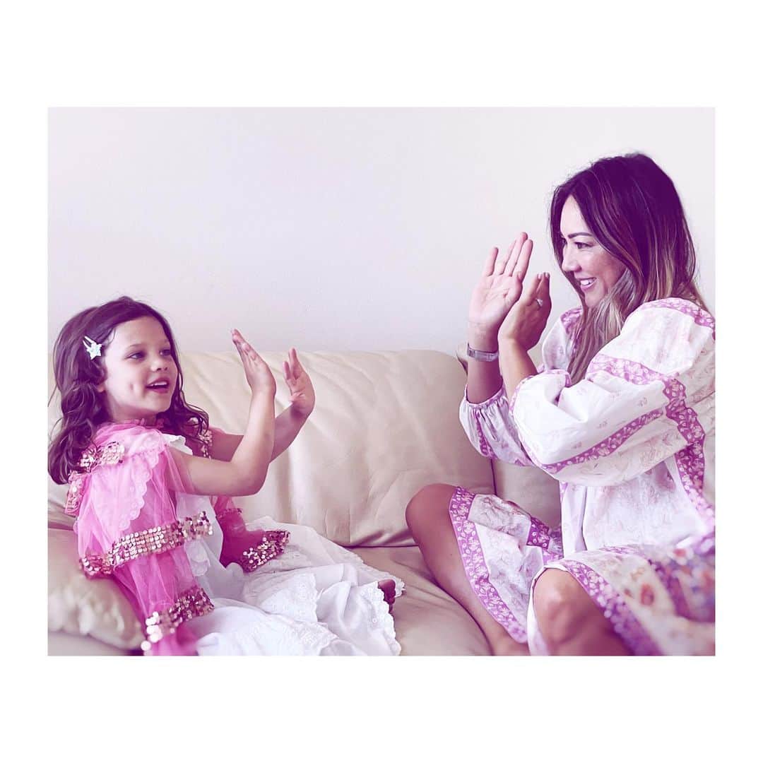 ココリボンのインスタグラム：「Monday (Mini) Muse 💓 #LuciaMireille  📷 by dad」