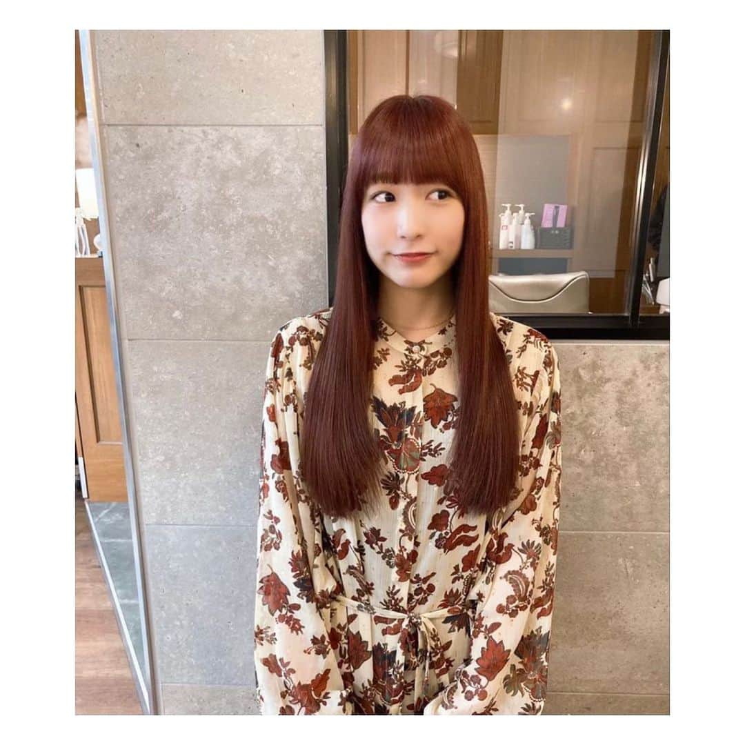 くりかのインスタグラム：「昨日みことさん（ @mikoto_0130 ）に 髪の毛綺麗にしてもらってきました✂︎  綺麗なピンクでめちゃくちゃ可愛い色 にしてもらったよ💗  春は絶対ピンクって決めてたから嬉しい🌸  #ユーレルム銀座  #haircolor」