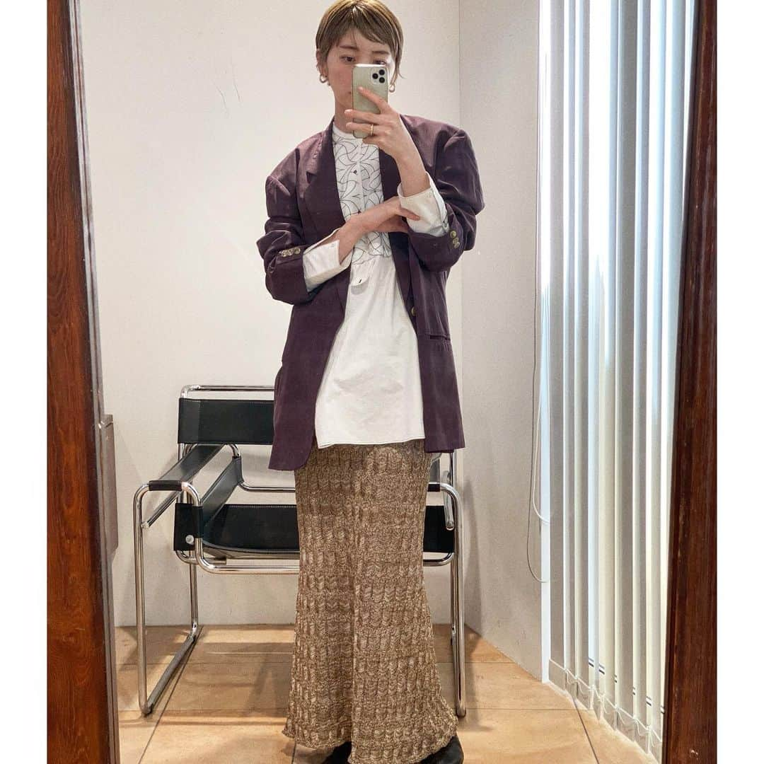 吉田怜香さんのインスタグラム写真 - (吉田怜香Instagram)「きょうの #よしだ_服   お気に入りたち。 ぜんぶ @todayful_ 🤍  これだけでお洒落な雰囲気にしてくれる オーバーサイズのサテンジャケット。 くすんだパープルなので着やすいです◯  おしりかぶる丈なので パンツはもちろん スカートとのバランスも好き♡ ワンピースにも相性いいです。」2月22日 18時57分 - reikayoshida_