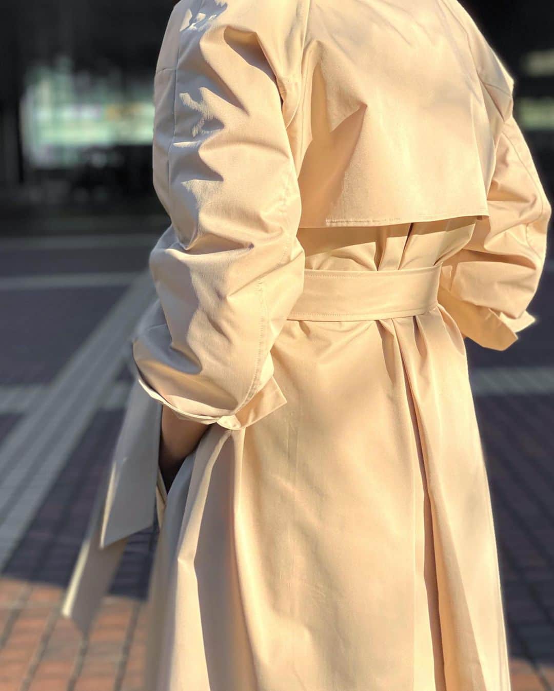 kumikyokuさんのインスタグラム写真 - (kumikyokuInstagram)「New Arrival!﻿ “ポケッタブルトレンチコート"﻿ ﻿ ベーシックなトレンチコートが﻿ ﻿﻿﻿コンパクトに持ち運べる仕様に アップデート。  サッシュベルトをキュッと ウエストで閉めることで ドレスコート風にも着ていただけます！ ﻿ ﻿ COAT:﻿ ［CMWXIS00301］￥26,400（税込）﻿ ﻿ ﻿@mogi_kumikyoku ﻿ #KUMIKYOKU #組曲﻿ #2021SS﻿ #フレンチカジュアル #フレンチコーデ﻿ #大人フェミニンコーデ﻿ #通勤コーデ #お出かけコーデ﻿ #ポケッタブル﻿ #トレンチコート #onward」2月22日 19時02分 - kumikyoku_jp