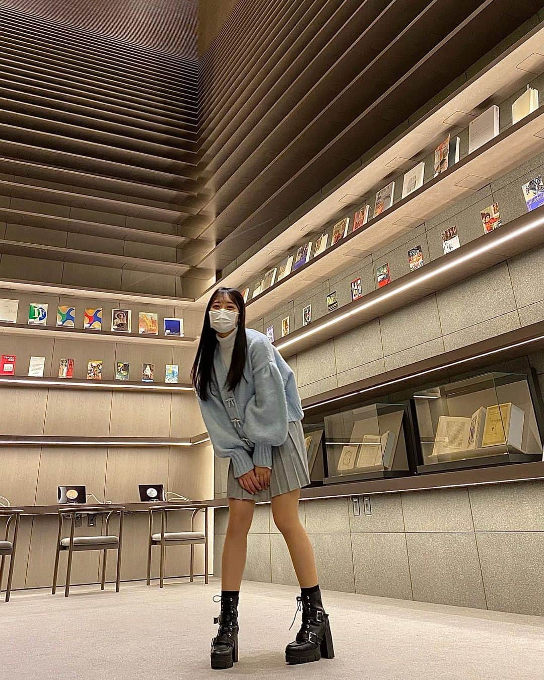 川畑綾理のインスタグラム：「🎨🤍🖌  ￣￣￣￣￣￣￣￣￣￣￣￣ #アーティゾン美術館 #美術館 #artizonmuseum #museum」