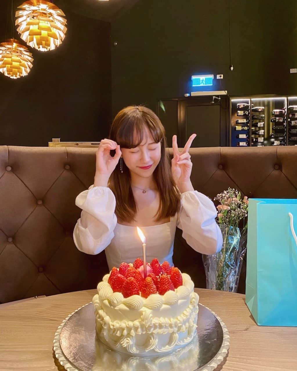 KIYOMI GRACEのインスタグラム：「先週、20歳を迎えることが出来ました👼🏻沢山メッセージいただいて本当にありがとうございました🤍素敵な誕生日を送ることができました✨Turned twenty last Wednesday. Thankyou everyone for all the love🎂 •  •  •  #ハーフ #モデル #アイドル　#女子大生 #20歳の誕生日 #祝成人 #ケーキ #お花 #おしゃれさんと繋がりたい #팔로우환영 #팔로우반사 #셀스타그램  #좋아요 #데일리 #데일리룩 #일상 #셀피 #셀카 #birthday #dinner #flowers #bouquet #cake #summer #white #dress #ootd #fashion #PollyPrincess #dailylook」
