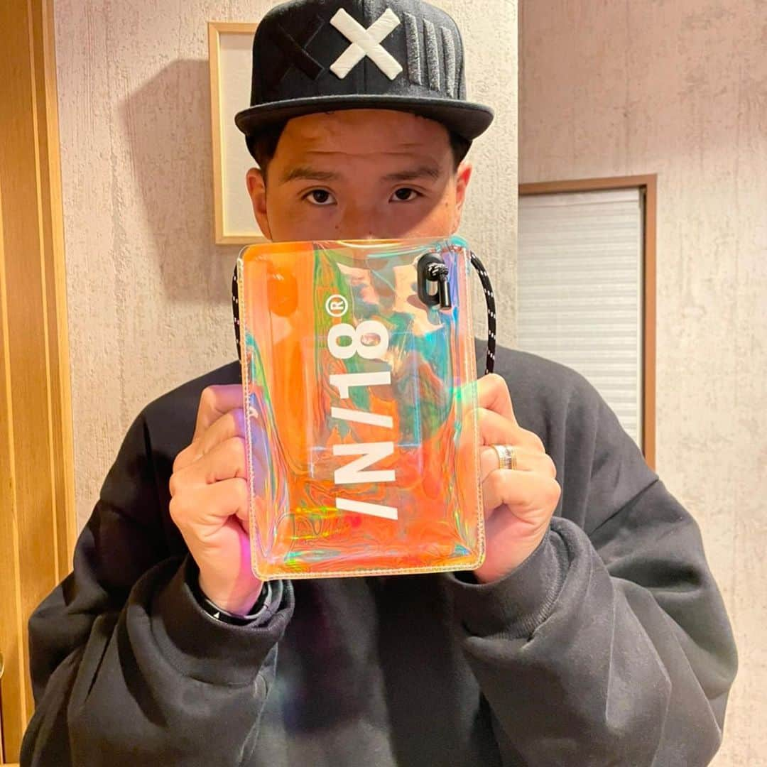 金井貢史のインスタグラム：「ショルダーバッグ！！ めちゃめちゃ便利😃 #groundnace #ground_n_ace #グランダンエース @https://groundnace.com/#shop」