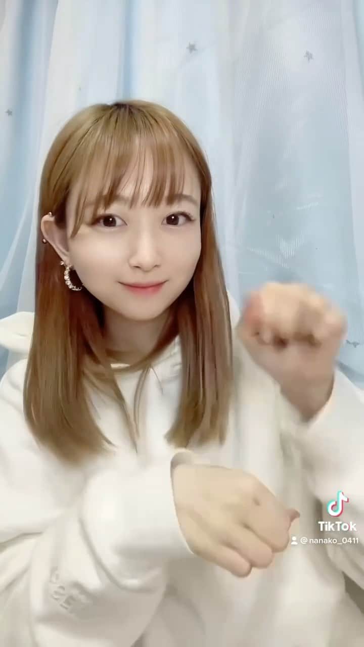 大崎菜々子のインスタグラム：「#猫の日#にゃんにゃんにゃんの日 #tiktok #essentials」
