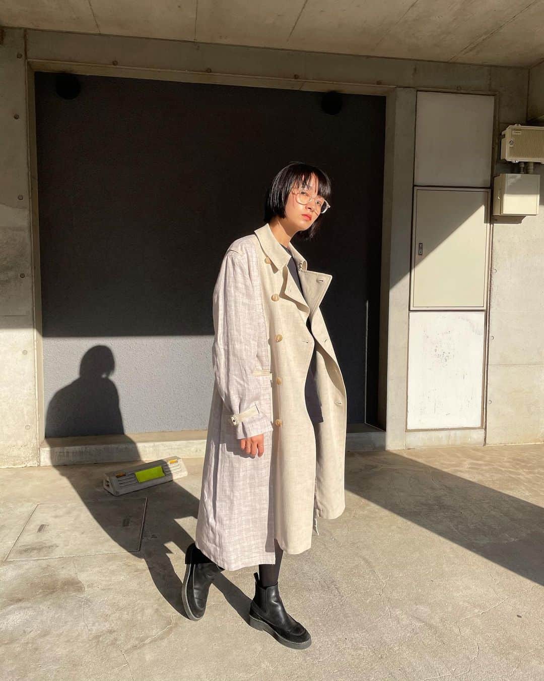 KAINO Yuのインスタグラム：「コート : @tsukasamkudo   リネンのトレンチコート🤍 軽いしざっくり羽織るだけで様になるね #soduk」