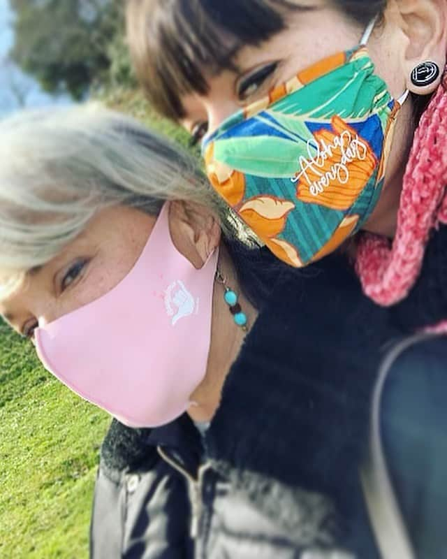 Lanikai Bath and Bodyさんのインスタグラム写真 - (Lanikai Bath and BodyInstagram)「All the Aloha feels in chilly Washington state!   Where in the world do you wear our masks?   We love to hear from you & see pictures of how you enjoy our products.   Tag us at #lanikaibathandbody to be featured!  #mask #floral #cotton #smallbusiness #shopsmall #organic #lotion #bodybutter #essentialoils #shampoo #baby #sanitizer #mist #fragrance #soap #handmade #kailua #lanikai #safety #wellness #lanikaibathandbody」2月23日 4時56分 - lanikaibathandbody