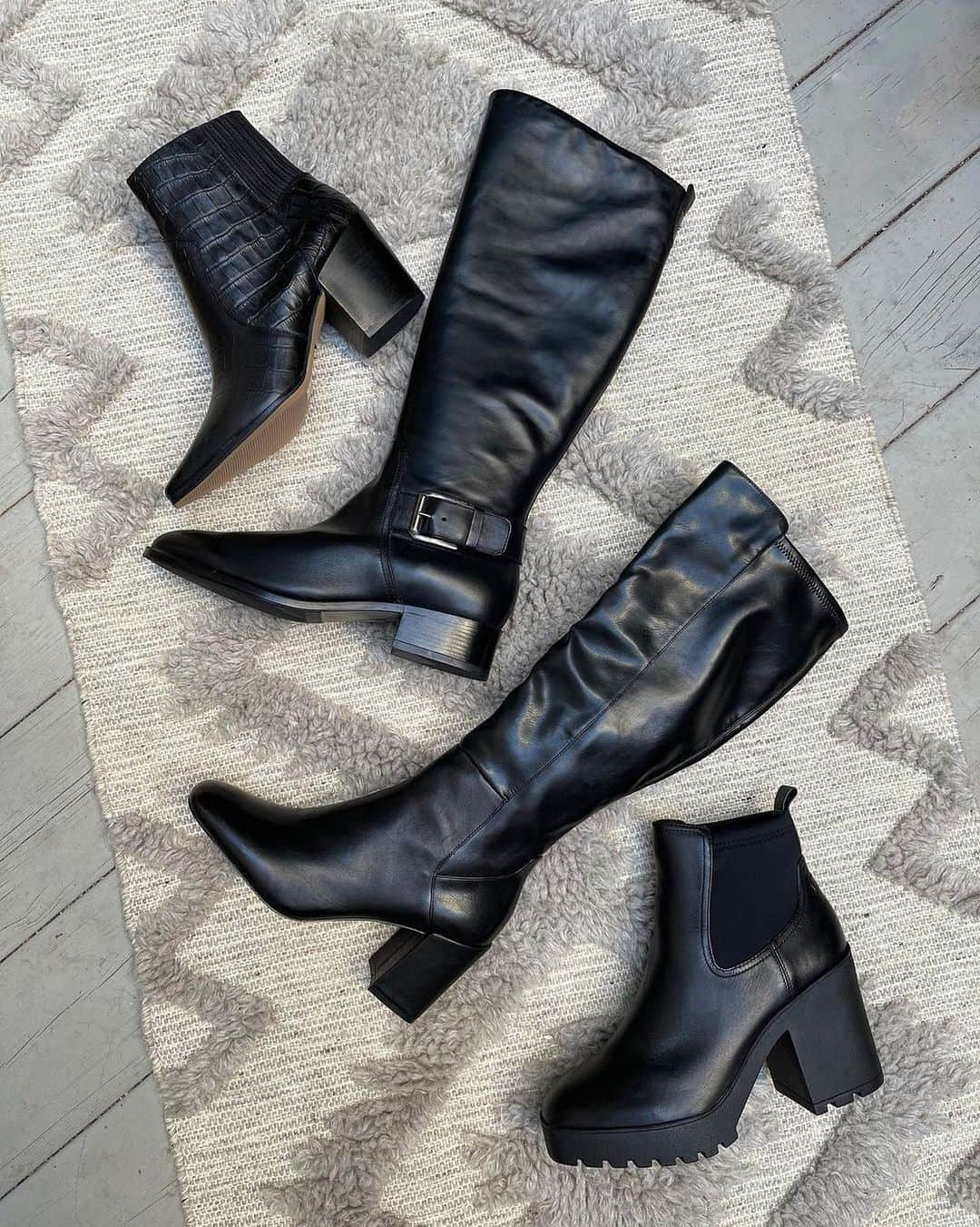 ALDO shoesさんのインスタグラム写真 - (ALDO shoesInstagram)「Make way for a style re-boot. For a limited time only: save 30% on little black boots and so much more. Start your cart in bio. #AldoShoes」2月23日 4時57分 - aldo_shoes