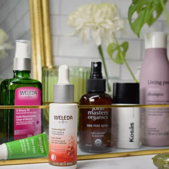 Weledaのインスタグラム：「Do you spot a Weleda favorite in this #Shelfie? ❤️ Let us know!」