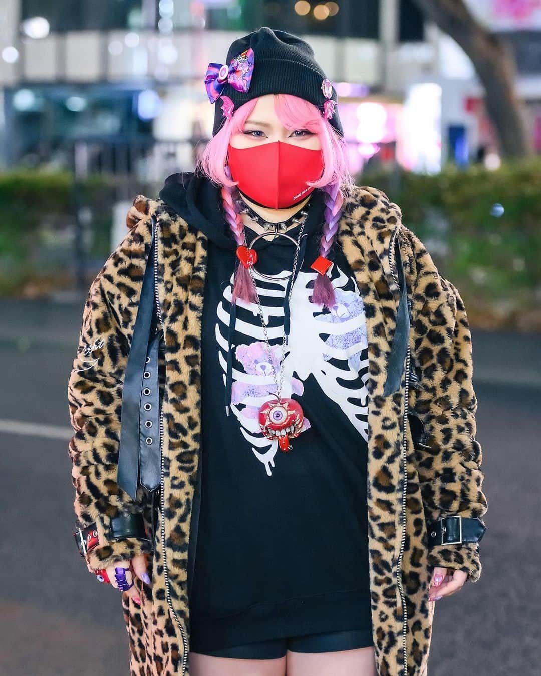 Harajuku Japanさんのインスタグラム写真 - (Harajuku JapanInstagram)「Pink-haired Japanese Lady Gaga fan @Yamazaki_2gou on the street in Harajuku with a style that mixes kawaii and gothic/subculture elements including items by Listen Flavor, Christian Roland, Conpeitou, Goregro, and Tensai Tadacy.」2月23日 5時15分 - tokyofashion