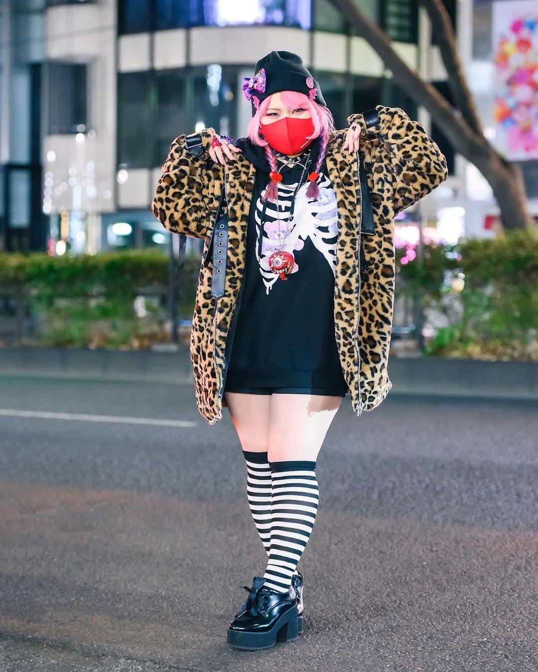 のインスタグラム：「Pink-haired Japanese Lady Gaga fan @Yamazaki_2gou on the street in Harajuku with a style that mixes kawaii and gothic/subculture elements including items by Listen Flavor, Christian Roland, Conpeitou, Goregro, and Tensai Tadacy.」