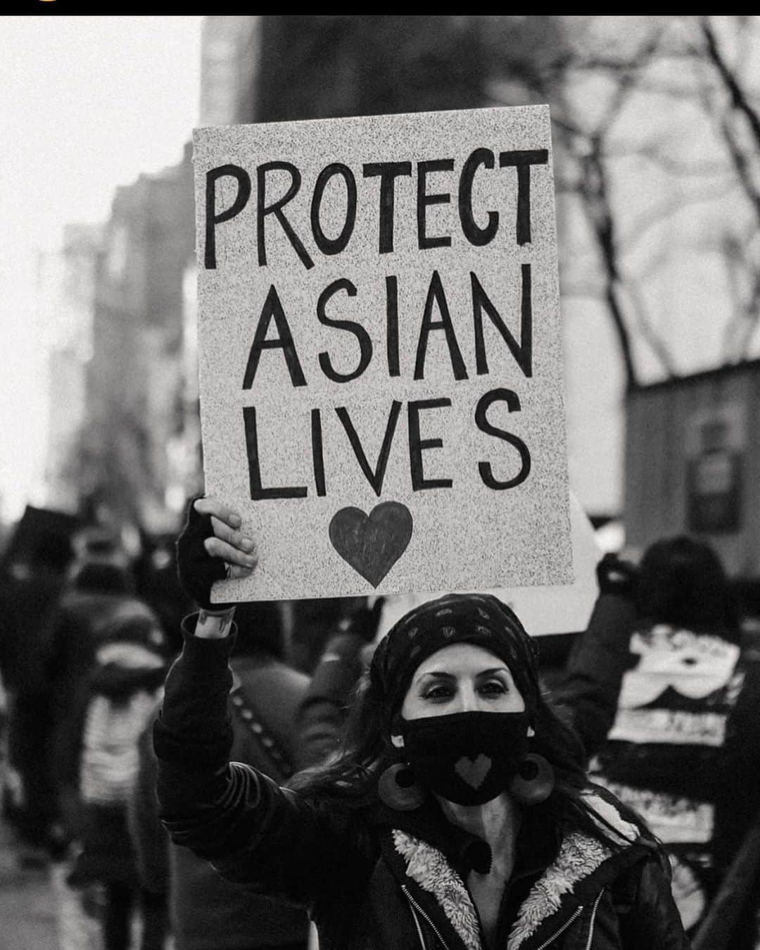 トームさんのインスタグラム写真 - (トームInstagram)「#repost @meldcole 𝗨𝗻𝗳𝘂𝗰𝗸 𝗧𝗵𝗲 𝗪𝗼𝗿𝗹𝗱!⁣ End the violence towards Asians protest & march. ⁣ ⁣ NYC. 2.20.21⁣ ⁣ #⁣nycprotest #asiansagainstracism #asian #newyork #nyc #washingtonsquarepark #newyorkcity #stopasianhate」2月23日 5時43分 - tomenyc