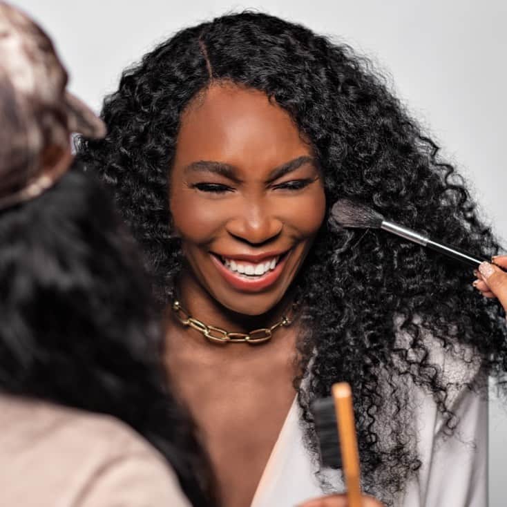 のインスタグラム：「Typical me right here. I’m ALWAYS laughing. I wish I remembered that joke, because I was really cracking up! I’m here for a good time and a long time, God willing. Thanks @newbeauty for the gorgeous cover and a reminder to smile everyday.」