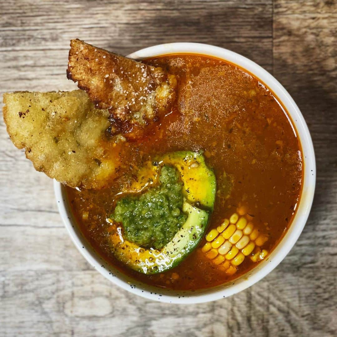 ケリスさんのインスタグラム写真 - (ケリスInstagram)「Ok... Sancocho!! Many different ways to make this dish. I put my Puerto Rican/Colombian touch on this one. Fried jalapeño arepa, fried plantain, fried batata, corn, yuca, potato, avocado, ají, Bounty Farms rooster, Bounty Farms lamb.... Slappin’ errrybody!」2月23日 5時53分 - kelis