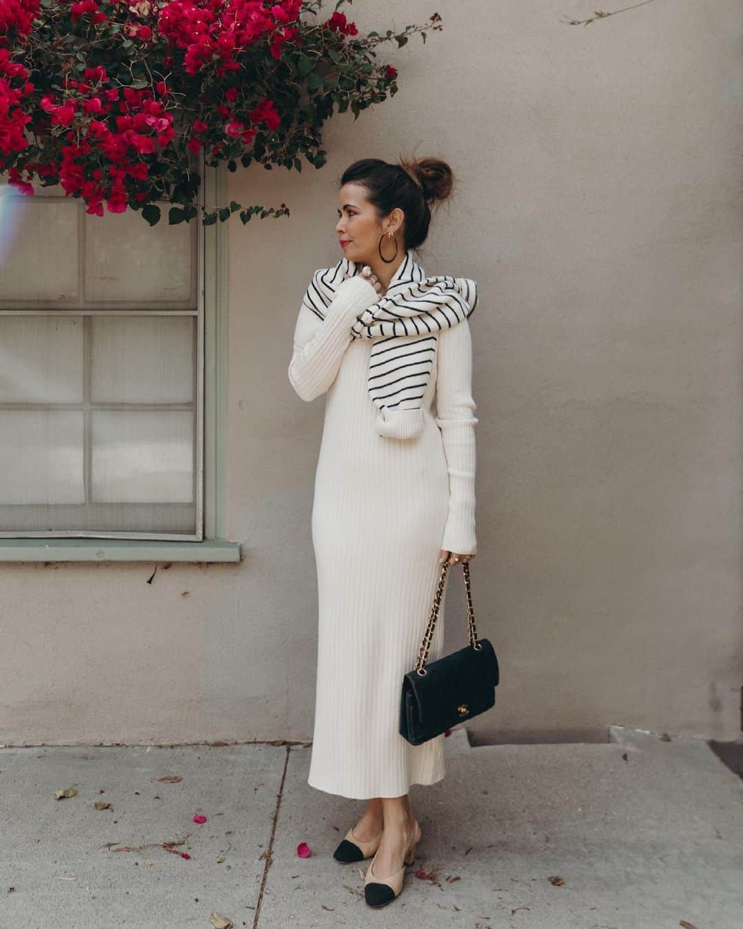 Collage Vintageのインスタグラム：「Monday look! I’m obsessed with long knit dresses are comfy and easy to wear 🌸 @vergegirl」