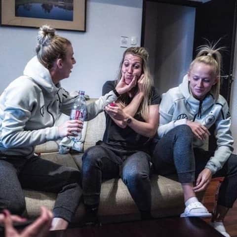 Verena Faisstのインスタグラム：「Good memories 🤪@dfb_frauenteam ✨ #natio #langeistesher #memories #goodtimes #nichtspucken」