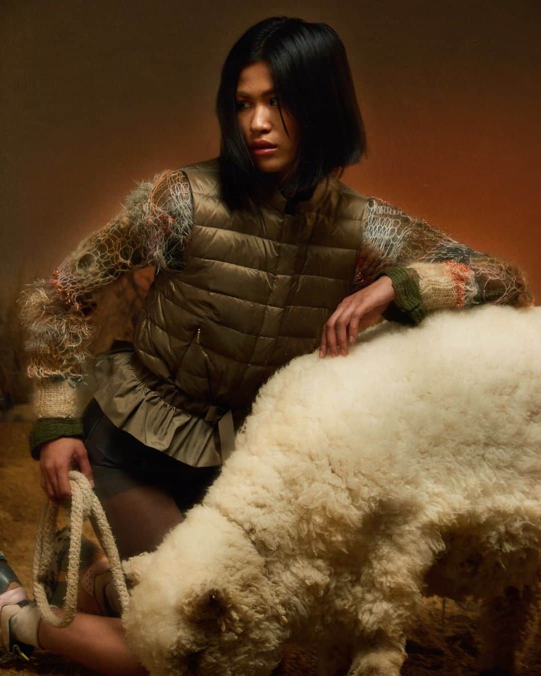 タトラスのインスタグラム：「Unvailing TATRAS 2021 Spring & Summer Campaign visuals.   Introducing TATRAS's series of light down jacket from the latest collection that is perfect for this upcoming season.  Featuring ARTEMIDE lady's down vest with a sophisticated touch.  #Tatras #Tatrasofficial  #Tatraspeople  #downjacket」