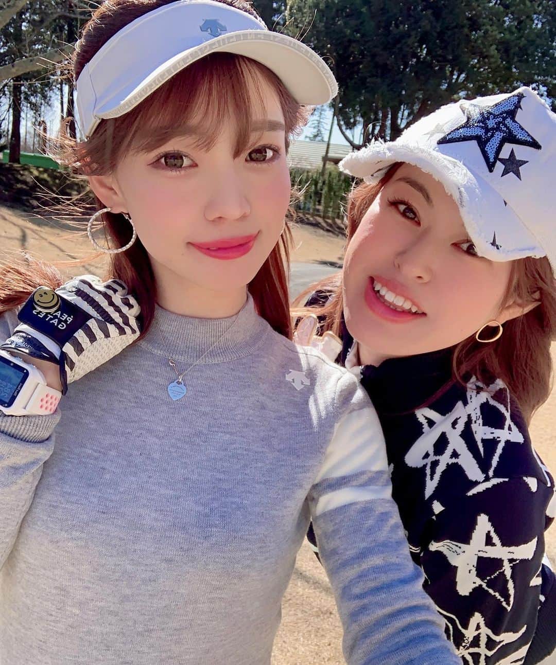 𝗠𝗮𝗶さんのインスタグラム写真 - (𝗠𝗮𝗶Instagram)「⛳️  たくさん打った日🤣 まさかの3連続バンカー入れた🥰笑  毎ホールバンカー入れたんじゃないかって位 砂に愛されてしまいました、、、😭♡  一緒にまわった御三方本当にお上手で👏 なのにアプローチもうまくいかなくて 1人でチョロチョロしてる私に優しくしてくれた🥺🙏  オリンピック⛳️も初めてしたんだけど 緊張感あっておもしろかったなぁ😍 はい、もちろんビリです、、🤣  ご一緒したユリカ様は全ホール ドライバーまっっすぐ飛ばしていて😳（全ホールだよ？😳） オリンピックでも優勝🏆 いやー本当すごかったなぁ💖👏  私のスコアは置いといて← ナイスショットもナイスパターも沢山見れて とっても刺激的なラウンドでした😍💖💖  #ゴルフ女子#ごるふ女子#ゴルフ#golf #ゴルフラウンド#ゴルフコーデ #ゴルフウェア#ゴルフ好き#ゴルフばか #ゴルフうまくなりたい#バンカーショット #ゴルフ男子#ゴルフ女子コーデ」2月22日 21時08分 - mai.golf.214