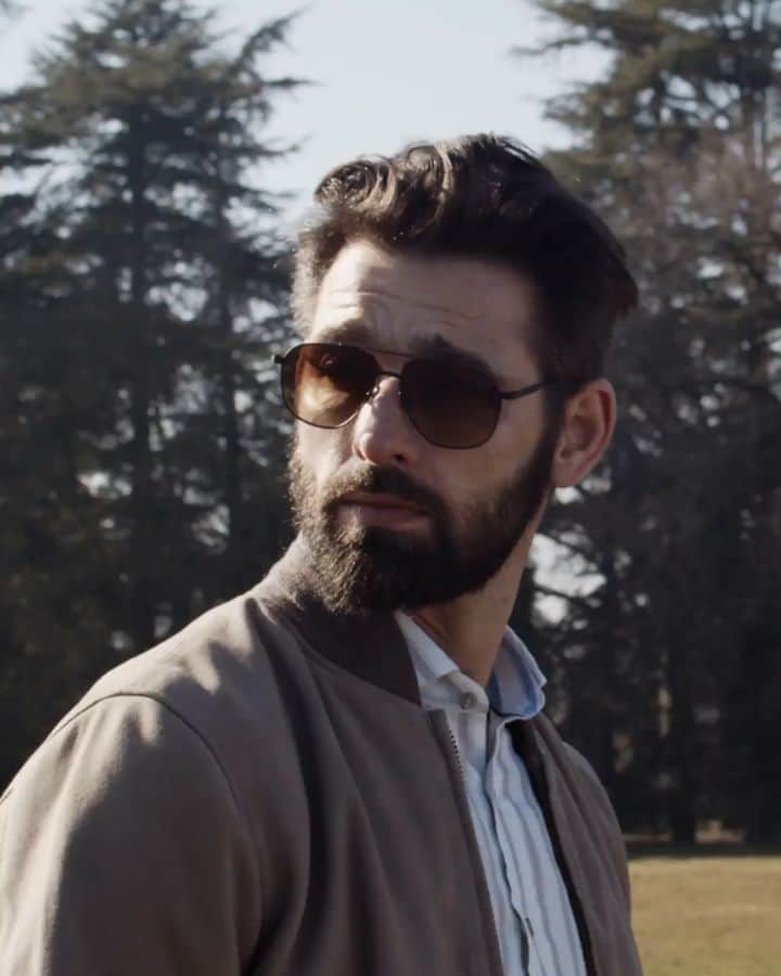 ハケットのインスタグラム：「Elevate your style with our new spring layering styles. Our suede blouson is casual, elegant, and it easily blends in creating a contemporary and unique style #STAYHackett #NewCollection」
