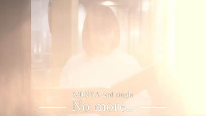 田中珠里のインスタグラム：「SHINYAさんの2ndシングル 「No more...」のMVに出演させていただいてます。  SHINYAさんのYouTubeチャンネルでフルで見れますので ぜひに☺︎  @shinya__official__ #Nomore...」