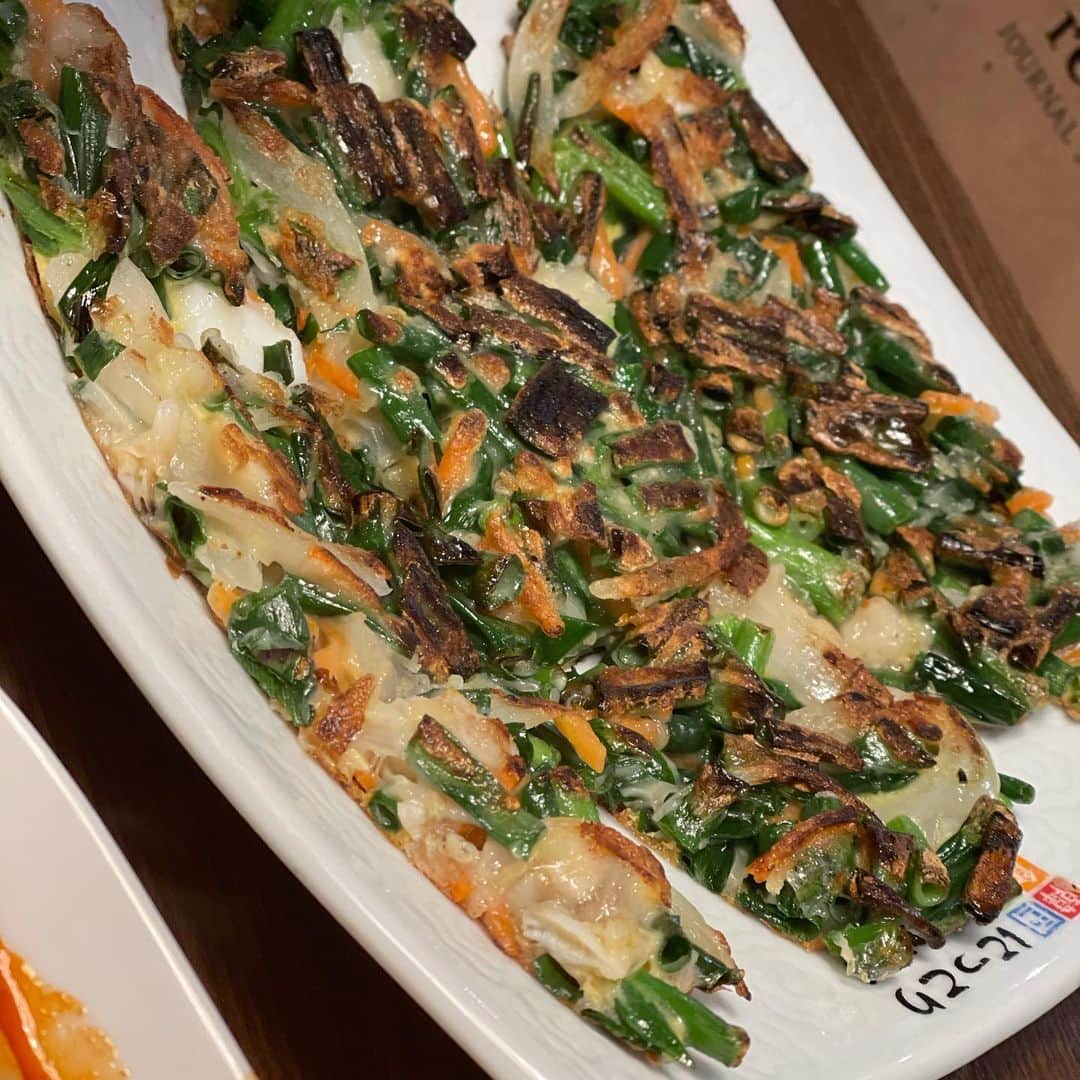 MAMIさんのインスタグラム写真 - (MAMIInstagram)「新大久保で最近お気に入りのお店  #sookdal   お初のランチ訪問🐷  まずランチセットは一番 お高いやつを頼みましょう❤️ (といってもリーズナブル)  アルコール含むドリンク付き サムギョプサル(追加料金で モクサルにチェンジ) 選べるメニューは トッポッキ 海鮮チヂミ 海鮮テンジャンチゲ  をチョイスしましょう  どれもこれもとてもおいしくて ほんとにおすすめ👍 店内も広くて換気もばっちり 検温もあるし。  またすぐ行きたいお店🐷  #新大久保 #グルメ #sookdal #サムギョプサル #モクサル #海鮮チヂミ  #トッポッキ #海鮮テンジャンチゲ #韓国料理」2月22日 21時14分 - mami_rcj