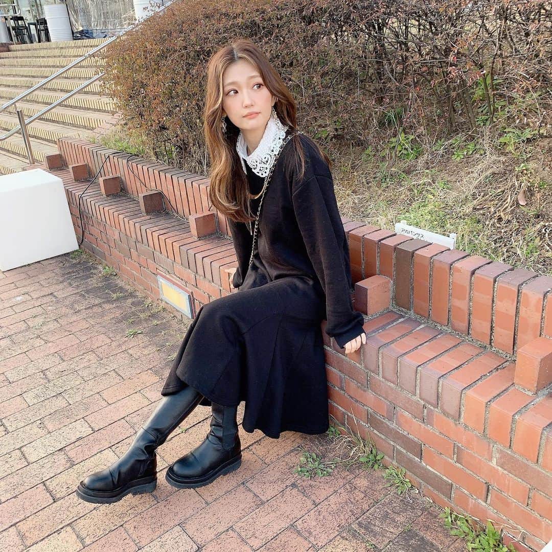 いっちゃん/嶋津 いつみのインスタグラム：「. . . こないだストーリーでみんなに 春服何買う？って聞いたら みんなも何買ってらいいんか わからん！って 意見ばっかりやった😂💨💨💨 . . . . ちなみに今日のワンピは @narcissus___official ☆ . . . 襟はつけ襟やから 他の服にも使えるよ💓 . . . . .  #関西  #関西サロモ  #サロンモデル #サロモ #いっちゃん  #フリーモデル #関西モデル  #あざといっちゃん #かわいっちゃん #いっちゃんコーデ  #ブライダルモデル #アレンジモデル #ヘアカラー  #ヘアアレンジ #くしゃ顔  #ヨシンモリ #치맥  #좋아요환영 #소통환영 #팔로우환영 #팔로미 #인친환영 #친구해요 #셀카 #셀피」