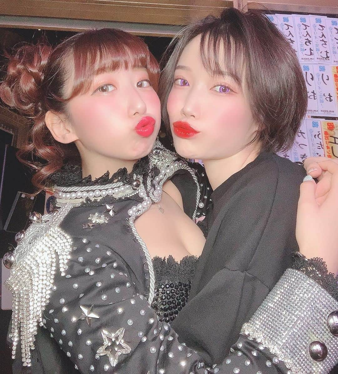 おもちさんのインスタグラム写真 - (おもちInstagram)「★  ✱  いなりなり🎠🤍🤍🤍🤍🤍 だいすきっ🤍🤍🤍🤍 いなりもちって美味しそう🐻‍❄️🤍笑  ✱ ✱ #六本木#歌舞伎町 #西麻布 #burlesque #gogodancer #showdancer #showgirl #girl #舞者 #可爱的 #귀여운 #아이돌  #グラビア #アイドル #福田花音 #道産子 #道産子ダンサー #⛄ #愛嬌モンスター #l4f #l4l #instagood  #loveyourself #followme#likeforfollow #hairarrange #philippines #lol #hairmake」2月22日 21時35分 - omochi_burlesque