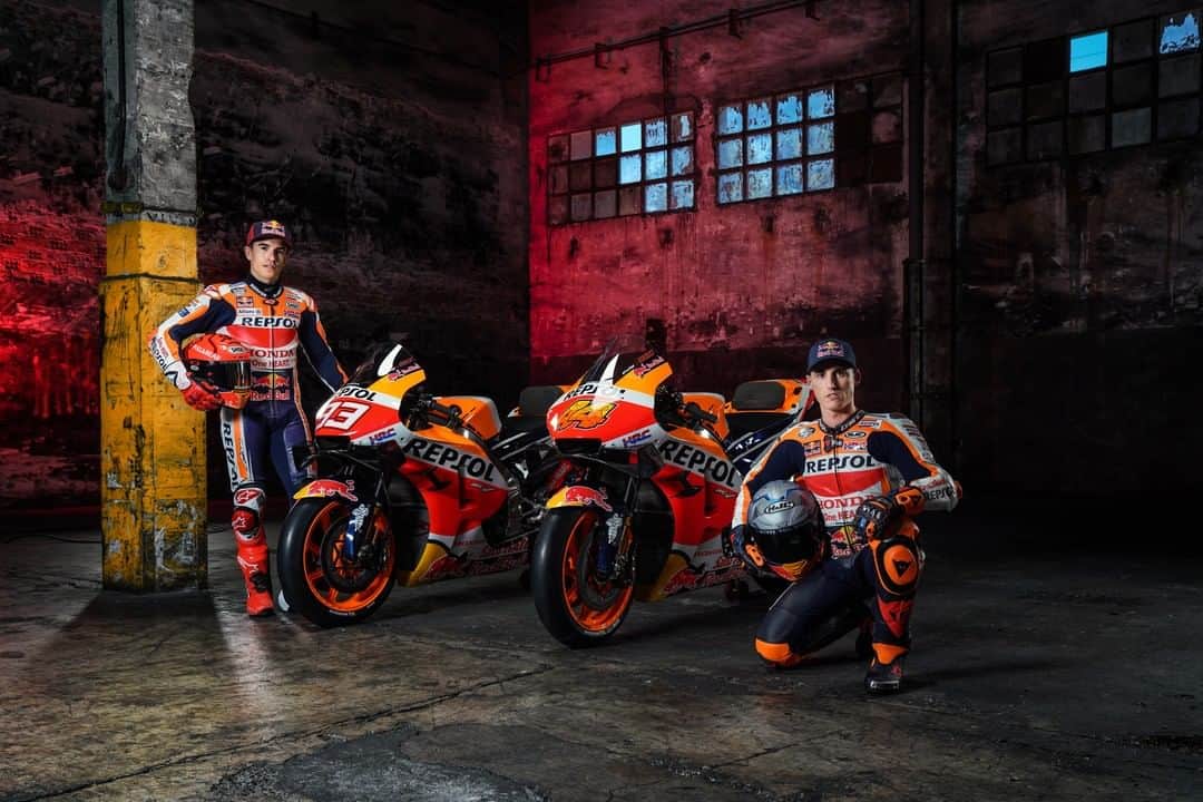MotoGPさんのインスタグラム写真 - (MotoGPInstagram)「The new @hrc_motogp dream team! 👊 Officially presenting their new line-up, @marcmarquez93 and @polespargaro! 🔥 #MM93 #PE44 #Motorsport #Motorcycle #Racing」2月22日 21時30分 - motogp