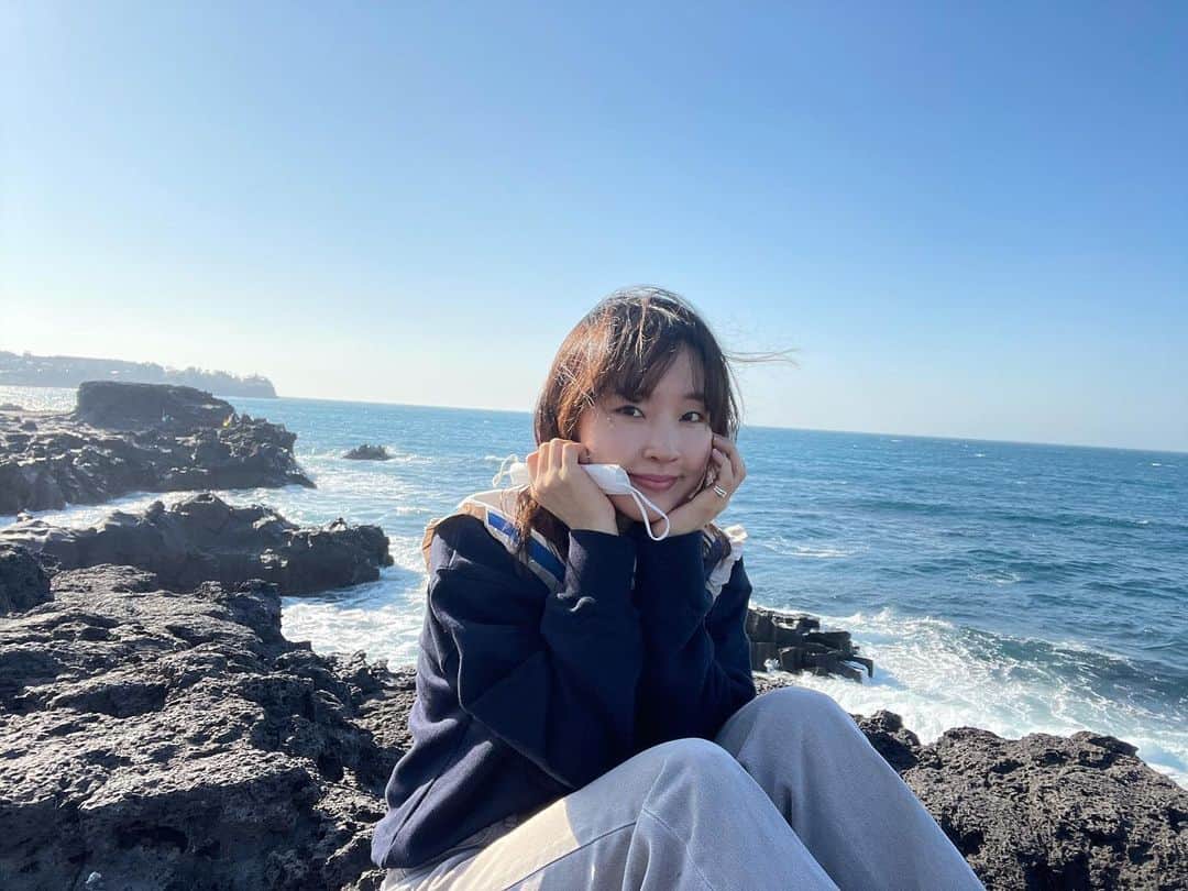 チョン・ジユンさんのインスタグラム写真 - (チョン・ジユンInstagram)「Sea through uuuuuu 🐳🐬」2月22日 21時31分 - jenyerjiyoon