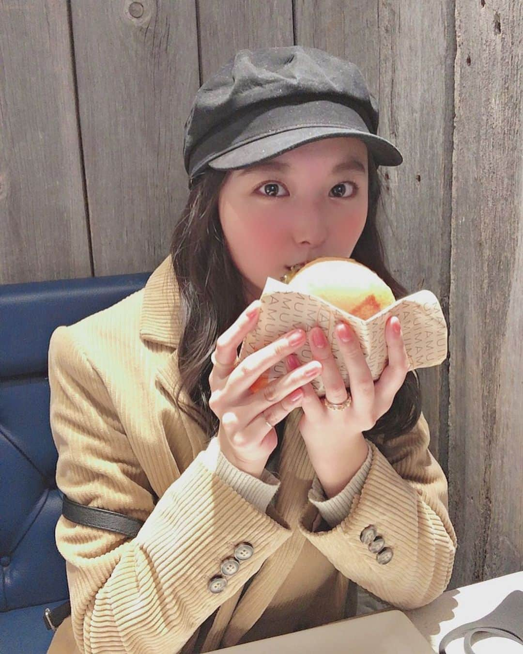 悠花さんのインスタグラム写真 - (悠花Instagram)「ハンバーガーって美味しいよね、🍔♡」2月22日 21時32分 - haruka_217_