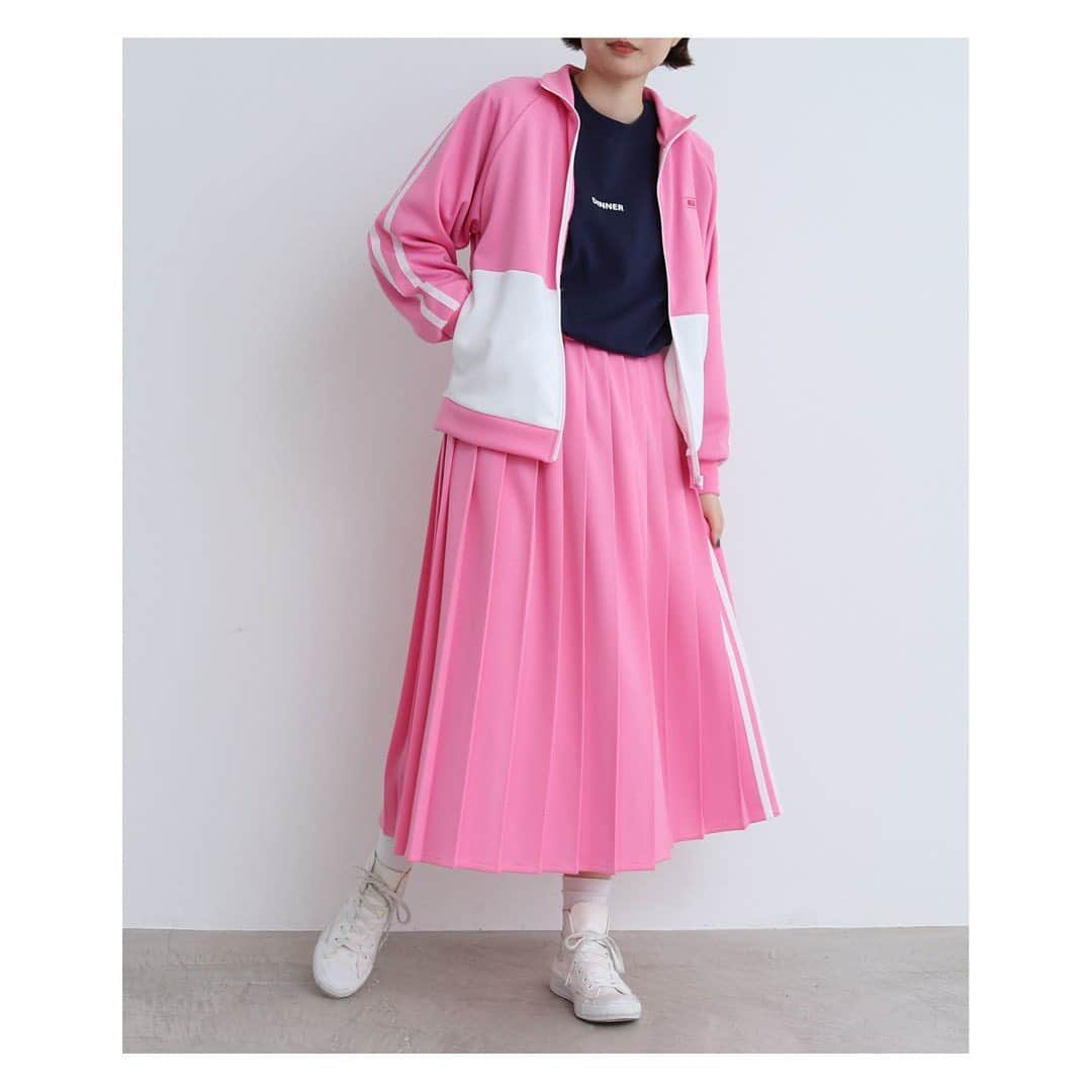 iami_official_instagramさんのインスタグラム写真 - (iami_official_instagramInstagram)「… [pre-order] . . Web Store Limited Color !!  WEB店舗限定カラーもお作りしました。 プレイフルなピンク。  ピンクはZOZOTOWNとAMBIDEXstoreのみで お取り扱いとなります。  明日2/23(火)  朝の10時より ご予約start🌸 ＿＿＿＿＿＿＿＿＿＿＿＿＿＿  #iamiinfact #latelierdusavon  @latelier_du_savon_official  @ambidex_store」2月22日 21時40分 - iamiinfact