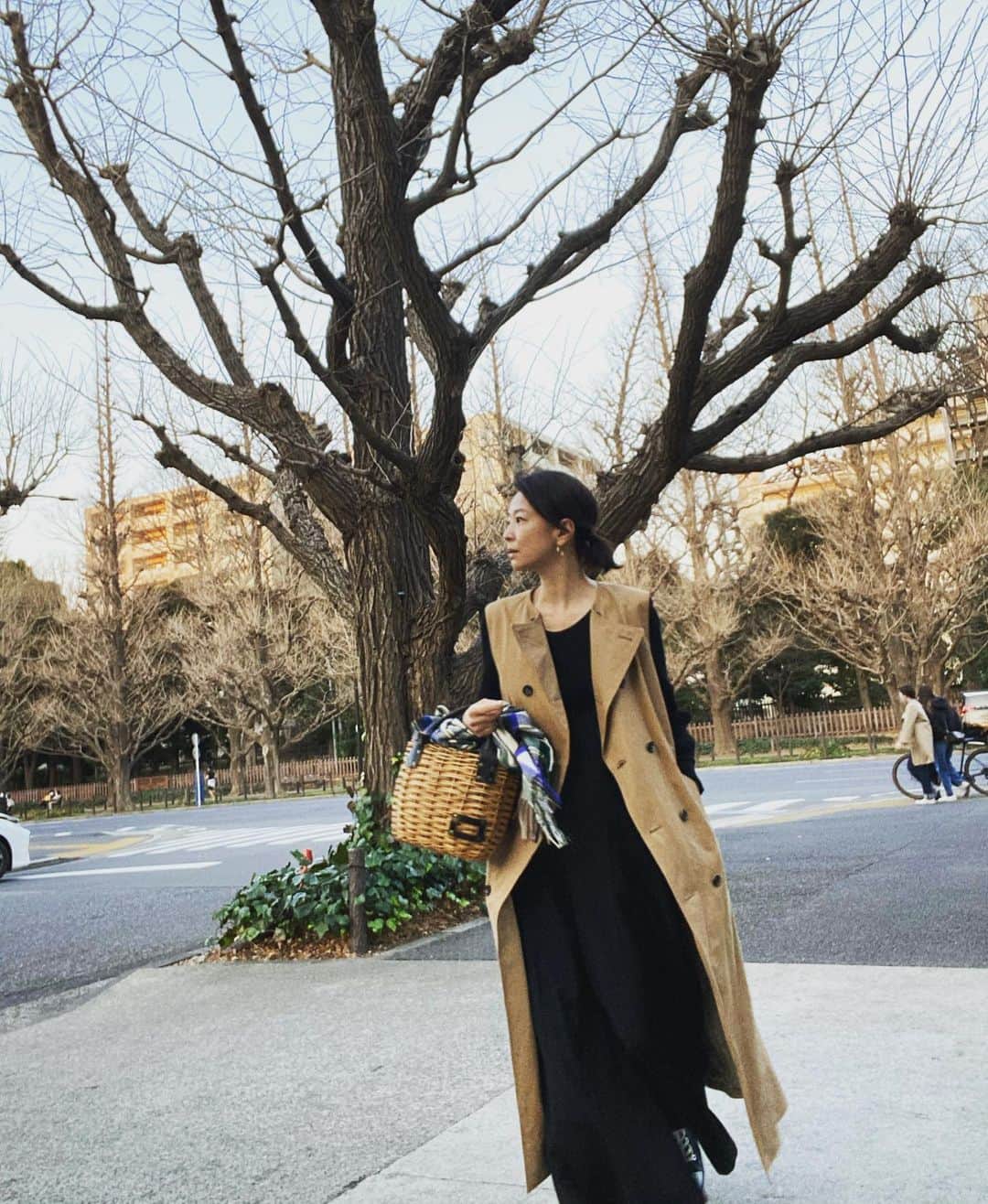 五明祐子さんのインスタグラム写真 - (五明祐子Instagram)「今日着て出た @lachement_official のコートは２つに分かれている構造なので、ジレとしても着られる便利なもの✨ まだ2月なのにカットソーの上にジレを重ねて着てちょうど良いぐらいの暖かさでびっくり😆  #まだ2月🙄#今週また気温下がるみたい🙄」2月22日 21時47分 - gomyoyuko