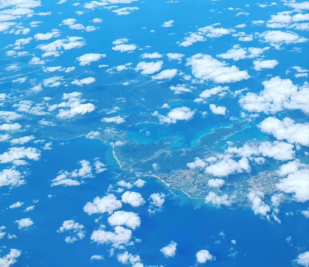 吉見一起さんのインスタグラム写真 - (吉見一起Instagram)「上空から見える奄美大島 一度行ってみたい」2月22日 21時48分 - kazukiyoshimi_official